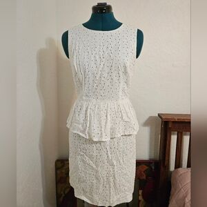 Elegant White Sleeveless Dress